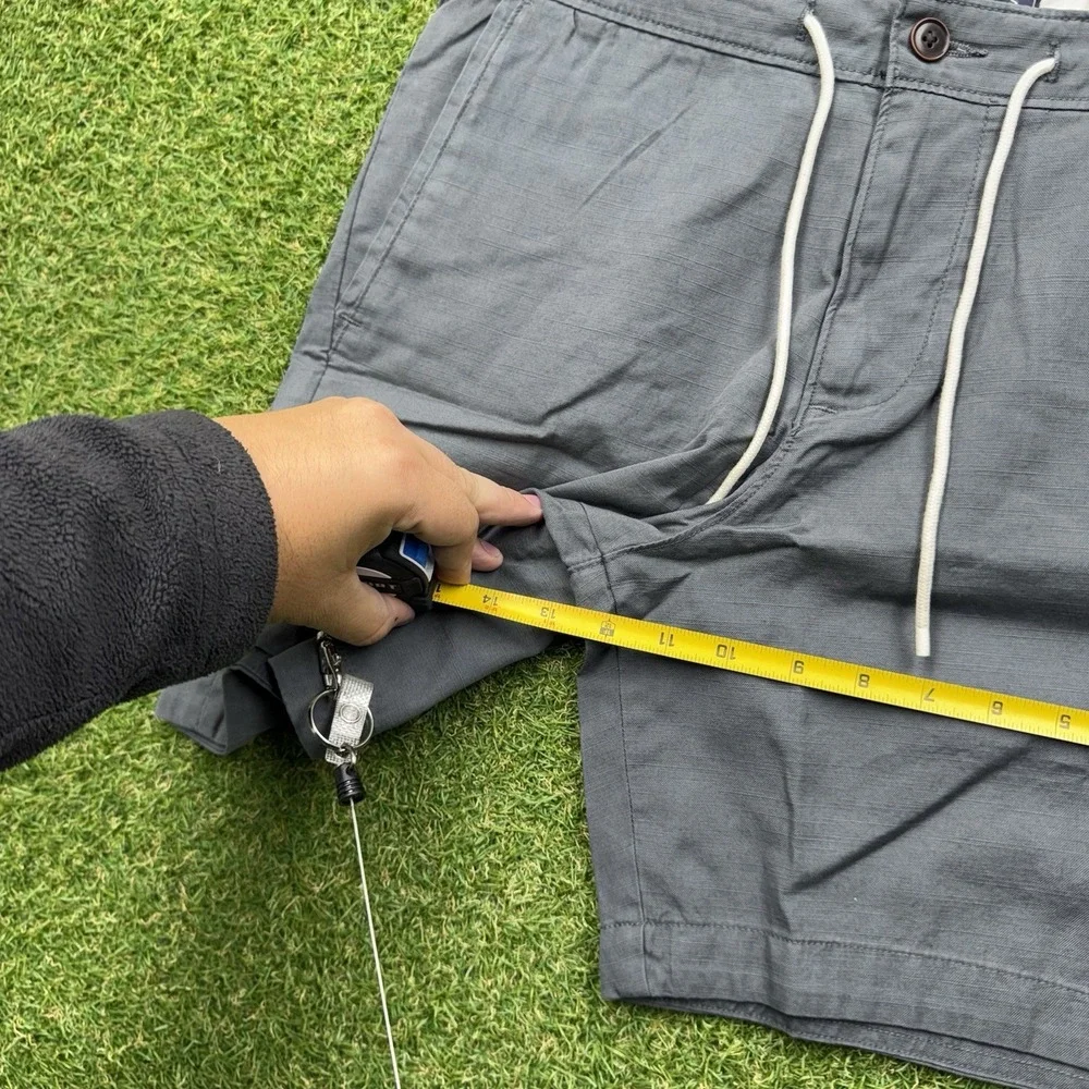 Abercrombie Shorts Mens Small Grey Pull On Drawstring Performance Tech NWT